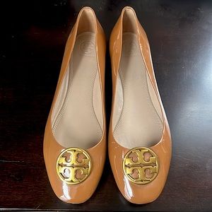 Tan classic Tory Burch flats